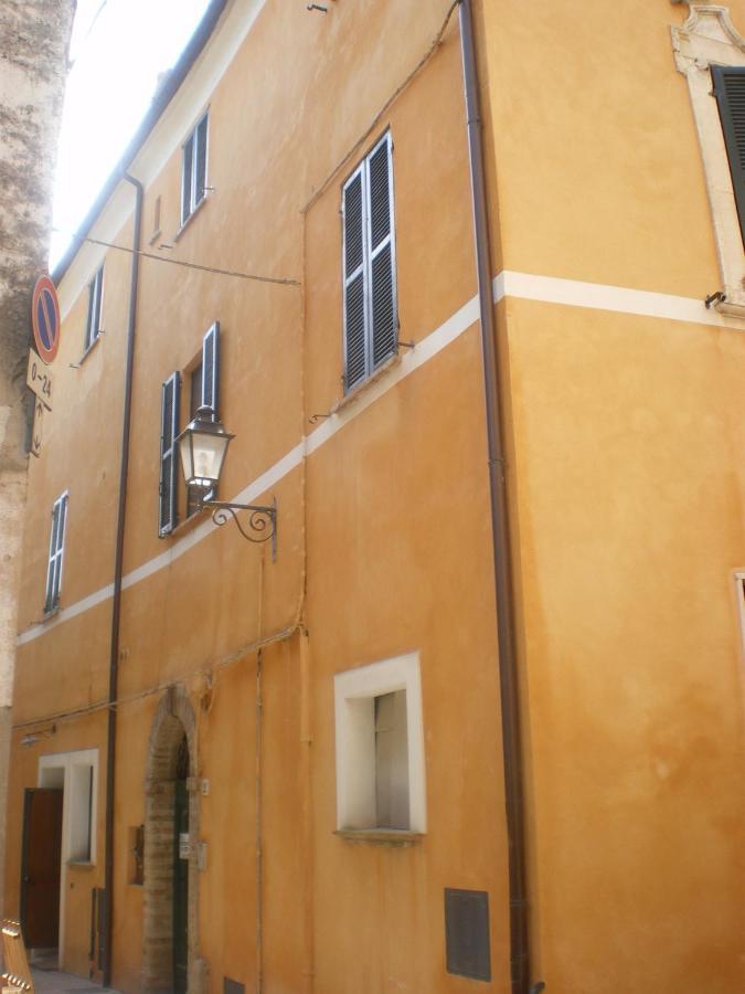 Il Vicoletto Di Bibi - B&B Staffolo Exterior photo